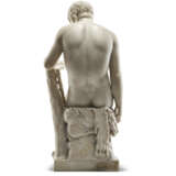 A CONTINENTAL CARVED MARBLE FIGURE OF HERCULES - Foto 4