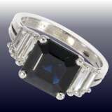 Ring: attraktiver vintage Saphir/Diamantring mit wertvollem, unbehandelten Ceylon-Saphir von ca. 4ct sowie feinen Baguette-Diamanten - photo 1