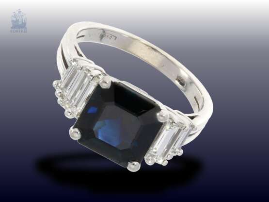 Ring: attraktiver vintage Saphir/Diamantring mit wertvollem, unbehandelten Ceylon-Saphir von ca. 4ct sowie feinen Baguette-Diamanten - фото 2