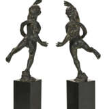 A MONUMENTAL PAIR OF FRENCH PATINATED BRONZE MODELS OF PUTTI - photo 2