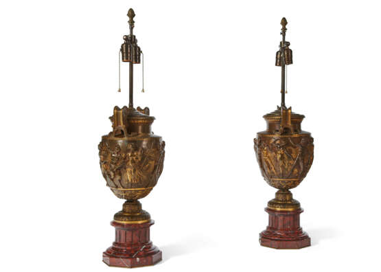 A PAIR OF FRENCH PARCEL-GILT AND PATINATED BRONZE VASES, MOUNTED AS LAMPS - фото 2