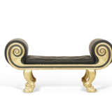 A PAIR OF GEORGE IV GILTWOOD AND BRONZED WINDOW BENCHES - Foto 2