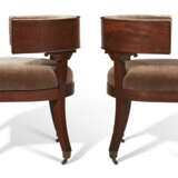 A MATCHED SET OF THIRTEEN REGENCY MAHOGANY DINING CHAIRS - фото 4