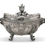 A REGENCY SILVER SOUP TUREEN AND COVER - фото 1