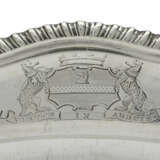 A VICTORIAN SILVER MEAT DISH - Foto 2