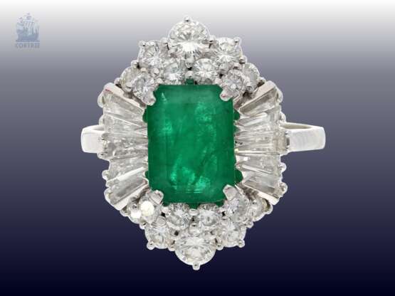 Ring: wertvoller und sehr dekorativer vintage Smaragd/Diamant-Damenring, Handarbeit, ca. 1,7ct Diamanten, Wertgutachten über 6200,-€ - photo 1
