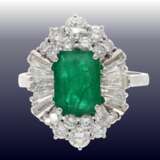 Ring: wertvoller und sehr dekorativer vintage Smaragd/Diamant-Damenring, Handarbeit, ca. 1,7ct Diamanten, Wertgutachten über 6200,-€ - Foto 2