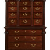 AN EARLY GEORGE III CHEST-ON-CHEST - photo 1