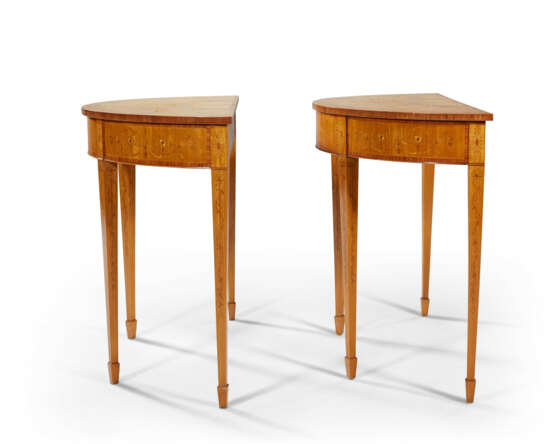 A PAIR OF GEORGE III STYLE TULIPWOOD-BANDED, SATINWOOD, AND MARQUETRY DEMI-LUNE SIDE TABLES - фото 13