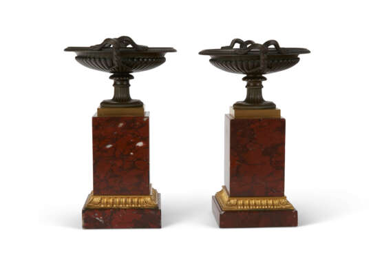 A PAIR OF FRENCH ORMOLU, PATINATED BRONZE AND ROUGE GRIOTTE MARBLE TAZZE - photo 3