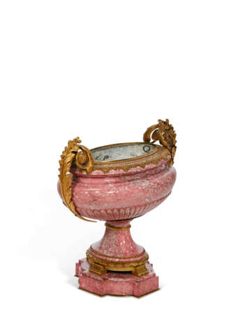 A RUSSIAN ORMOLU-MOUNTED RHODONITE TAZZA - фото 4