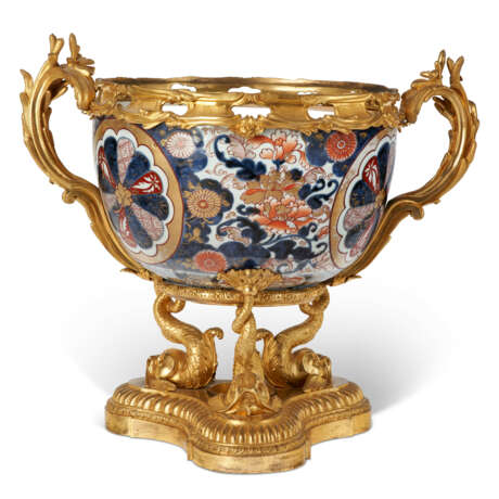 A FRENCH ORMOLU-MOUNTED IMARI PORCELAIN BOWL - photo 1