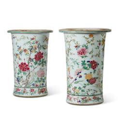 A PAIR OF CHINESE EXPORT PORCELAIN FAMILLE ROSE PLANTERS