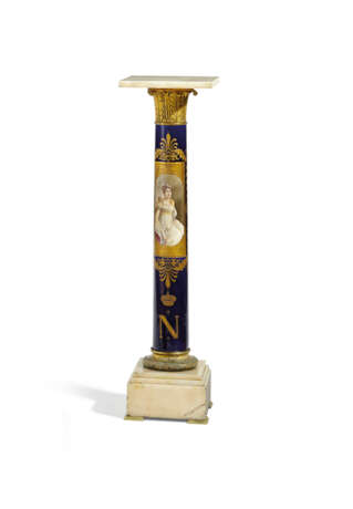 AN ORMOLU AND ONYX-MOUNTED COBALT BLUE-GROUND SEVRES STYLE PORCELAIN PEDESTAL - photo 1