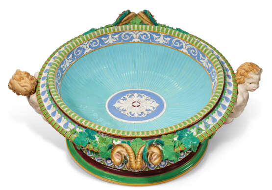 A MASSIVE MINTON MAJOLICA COBALT-BLUE AND TURQUOISE-GROUND CISTERN AND LINER - photo 4