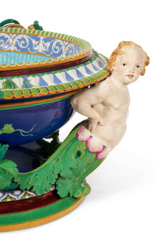 A MASSIVE MINTON MAJOLICA COBALT-BLUE AND TURQUOISE-GROUND CISTERN AND LINER - photo 5