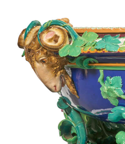A MASSIVE MINTON MAJOLICA COBALT-BLUE AND TURQUOISE-GROUND CISTERN AND LINER - фото 6