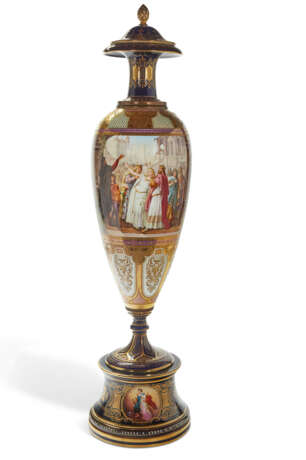 A LARGE VIENNA STYLE PORCELAIN COBALT-BLUE AND GOLD GROUND VASE, COVER AND STAND, 'LOHENGRIN ABSCHIED' - photo 1