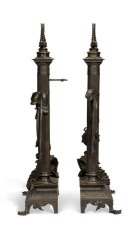 A PAIR OF NAPOLEON III PATINATED BRONZE CHENETS - фото 4