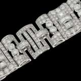 Armband: äußerst wertvolles Diamantarmband aus Platin, vermutlich aus der Zeit des Art déco, ca. 25ct - фото 1