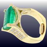 Ring: exklusiver, ehemals sehr teurer Smaragd/Brillant-Goldschmiedering, Einzelanfertigung aus 18K Gold, Smaragd ca. 6ct - Foto 3