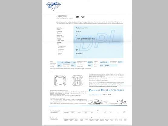 Ring: exklusiver, äußerst hochwertiger und sehr dekorativer Diamantring mit wertvollem Mittelstein von 3,01ct und aktueller DPL Expertise, insgesamt ca. 4,5ct Diamanten, Platin, NP ca. 50.000,-€ - photo 3