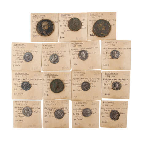 Römische Kaiserzeit - Kaiser Hadrian, Konvolot von 15 Münzen, - Foto 1