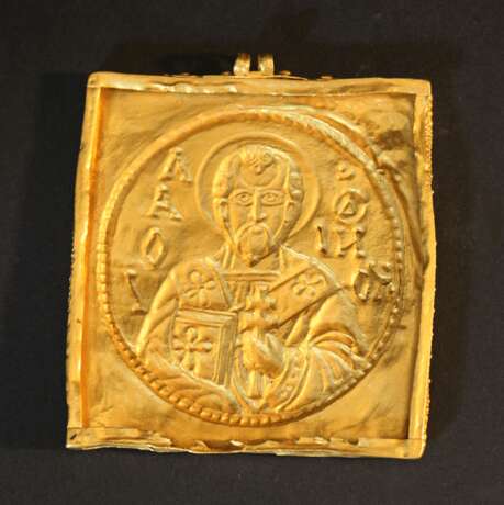 A gold amulet with two eyes and chased St. Nicholas with inscription - photo 2