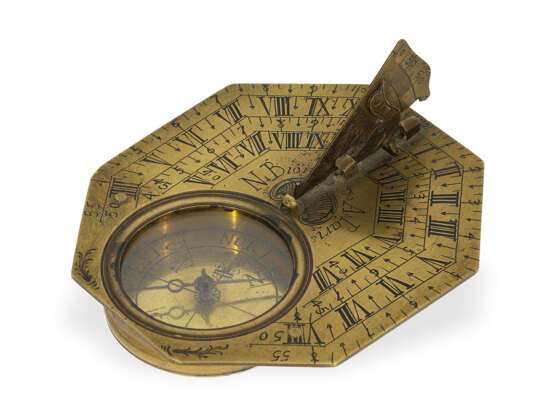 Sonnenuhr: oktogonale Butterfield-Typ Sonnenuhr mit Kompass, signiert N(icholas) Bion, A. Paris, 18.Jh. - фото 1