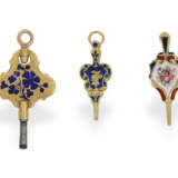 Uhrenschlüssel: 3 extrem rare goldene Emaille-Schlüssel, 18. Jh. - photo 2