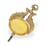 Uhrenschlüssel: musealer Prunkschlüssel mit Fabelwesen, Frankreich um 1820 - Foto 2