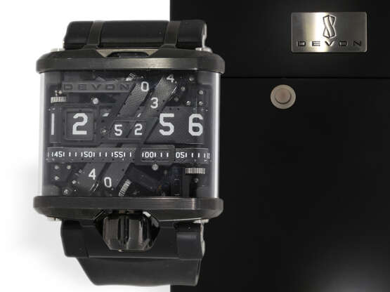 Neuwertige Armbanduhr, Devon "Tread 1" Modell E, Rotating Belt Time Display, ungetragen - photo 1