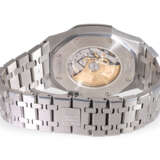 Armbanduhr: hochwertige Herrenuhr Audemars Piguet Royal Oak 15400ST.OO.1220St.01 mit Stammbuchauszug - photo 6
