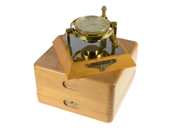Chronometer: nahezu neuwertiges Longines Tisch-Chronometer Ref. 6368 mit Stammbuchauszug - Foto 4