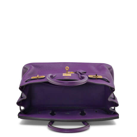 AN ULTRA VIOLET CLÉMENCE LEATHER BIRKIN 35 WITH GOLD HARDWARE - photo 4