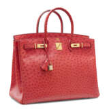 A ROUGE VIF OSTRICH BIRKIN 40 WITH GOLD HARDWARE - фото 2