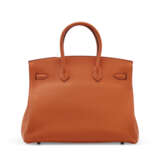 A TERRE BATTUE TOGO LEATHER BIRKIN 35 WITH GOLD HARDWARE - Foto 3