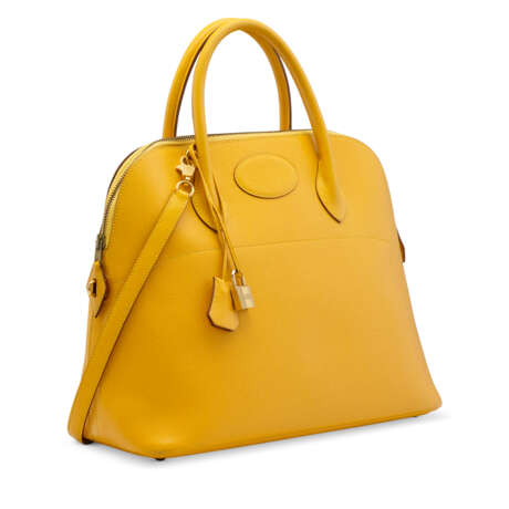 A JAUNE COURCHEVEL LEATHER BOLIDE 35 WITH GOLD HARDWARE - photo 2