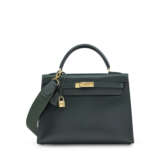 A VERT FONCÉ CALF BOX LEATHER SELLIER KELLY 32 WITH GOLD HARDWARE - Foto 2