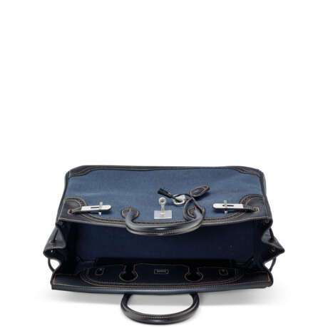 A LIMITED EDITION BLACK SWIFT LEATHER & BLEU MARINE TOILE GHILLIES BIRKIN 35 WITH BRUSHED PALLADIUM HARDWARE - фото 4