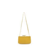 A BLEU SAPHIR CALF BOX LEATHER & BLACK AND JAUNE COURCHEVEL LEATHER DEAUVILLE SAC Á MALICE WITH GOLD HARDWARE - Foto 3