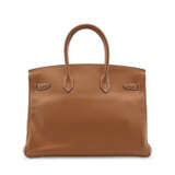 A GOLD SWIFT LEATHER BIRKIN 35 WITH PALLADIUM HARDWARE - Foto 3