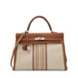 A TOILE & BARÉNIA LEATHER RETOURNÉ KELLY 35 WITH PALLADIUM HARDWARE - Foto 1