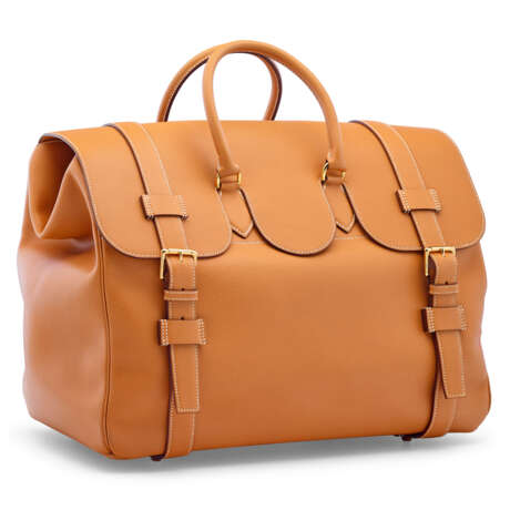 A GOLD CLÉMENCE LEATHER DRAG VOYAGE WITH GOLD HARDWARE - фото 2