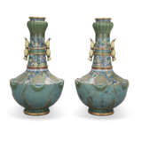 AN UNUSUAL PAIR OF LARGE CHINESE CHAMPLEV&#201; AND CLOISONN&#201; ENAMELED VASES - фото 3