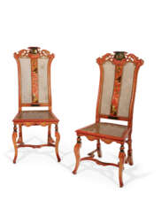 A PAIR OF QUEEN ANNE SCARLET AND GILT-JAPANNED SIDE CHAIRS