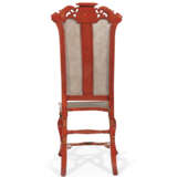 A PAIR OF QUEEN ANNE SCARLET AND GILT-JAPANNED SIDE CHAIRS - Foto 4