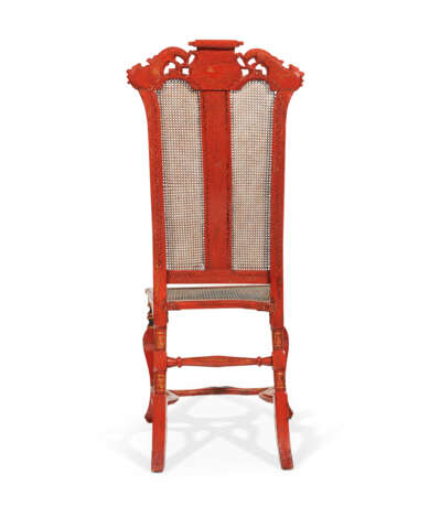 A PAIR OF QUEEN ANNE SCARLET AND GILT-JAPANNED SIDE CHAIRS - photo 4