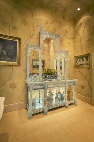 A MONUMENTAL VICTORIAN CUT-GLASS CONSOLE AND MIRROR - Foto 1