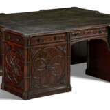 A GOTHIC OAK LIBRARY TABLE - Foto 3